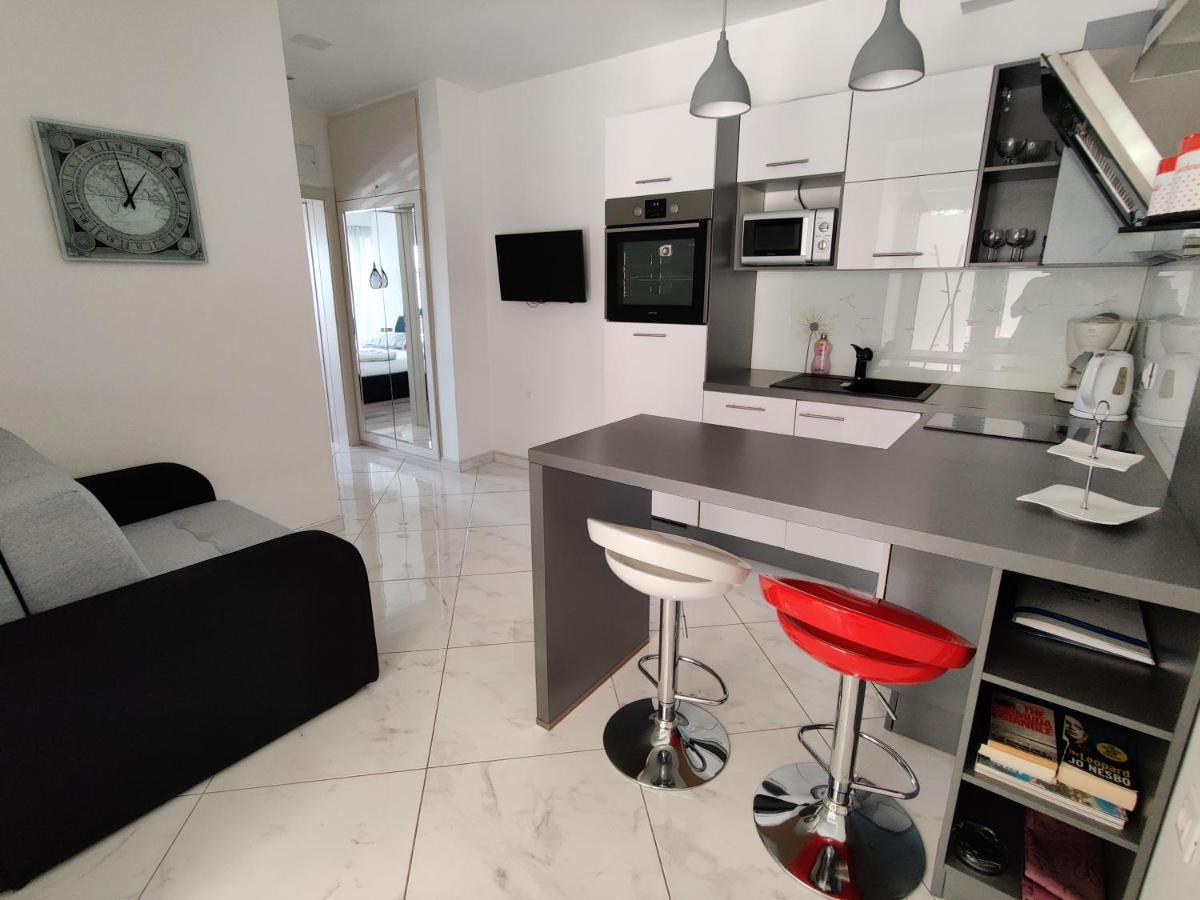 Biuk Apartments Novi Vinodolski Bagian luar foto