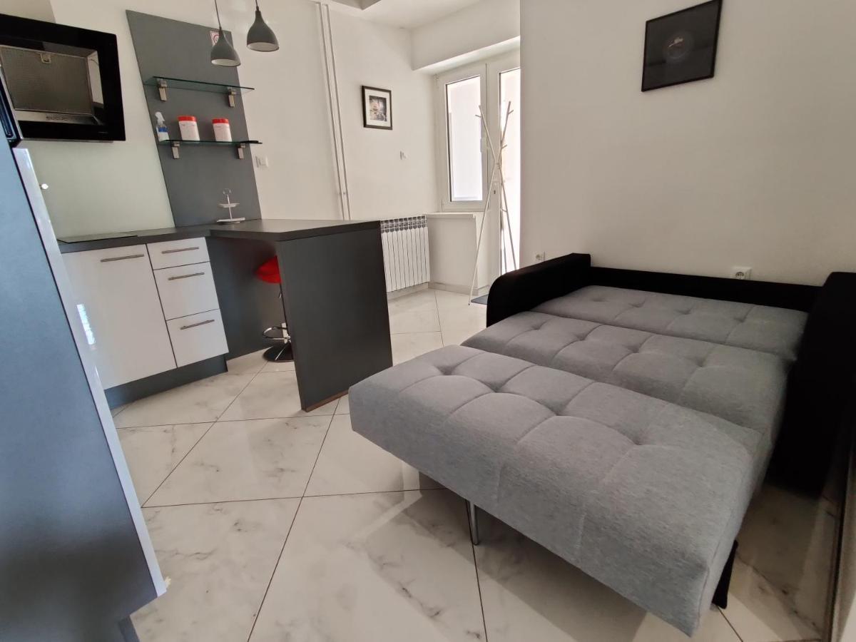 Biuk Apartments Novi Vinodolski Bagian luar foto