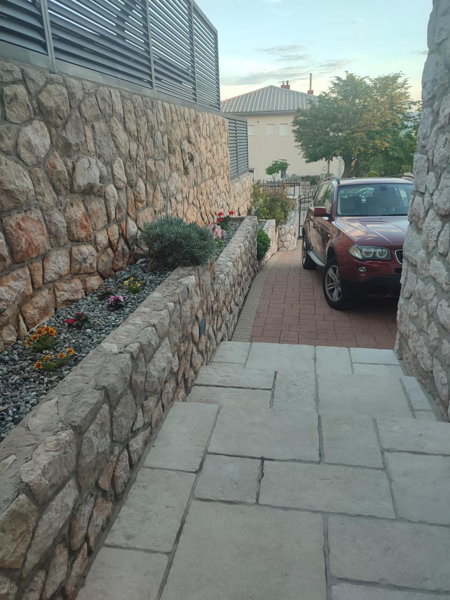 Biuk Apartments Novi Vinodolski Bagian luar foto
