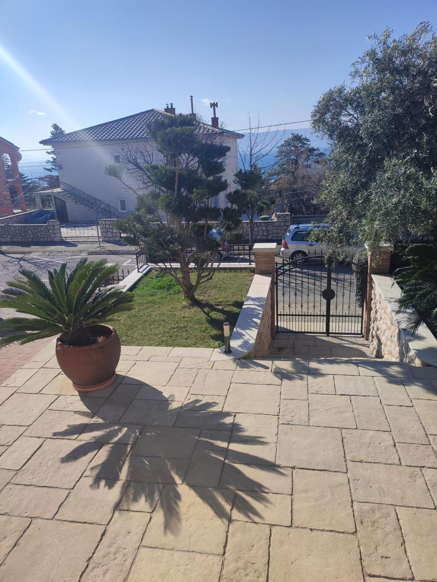 Biuk Apartments Novi Vinodolski Bagian luar foto