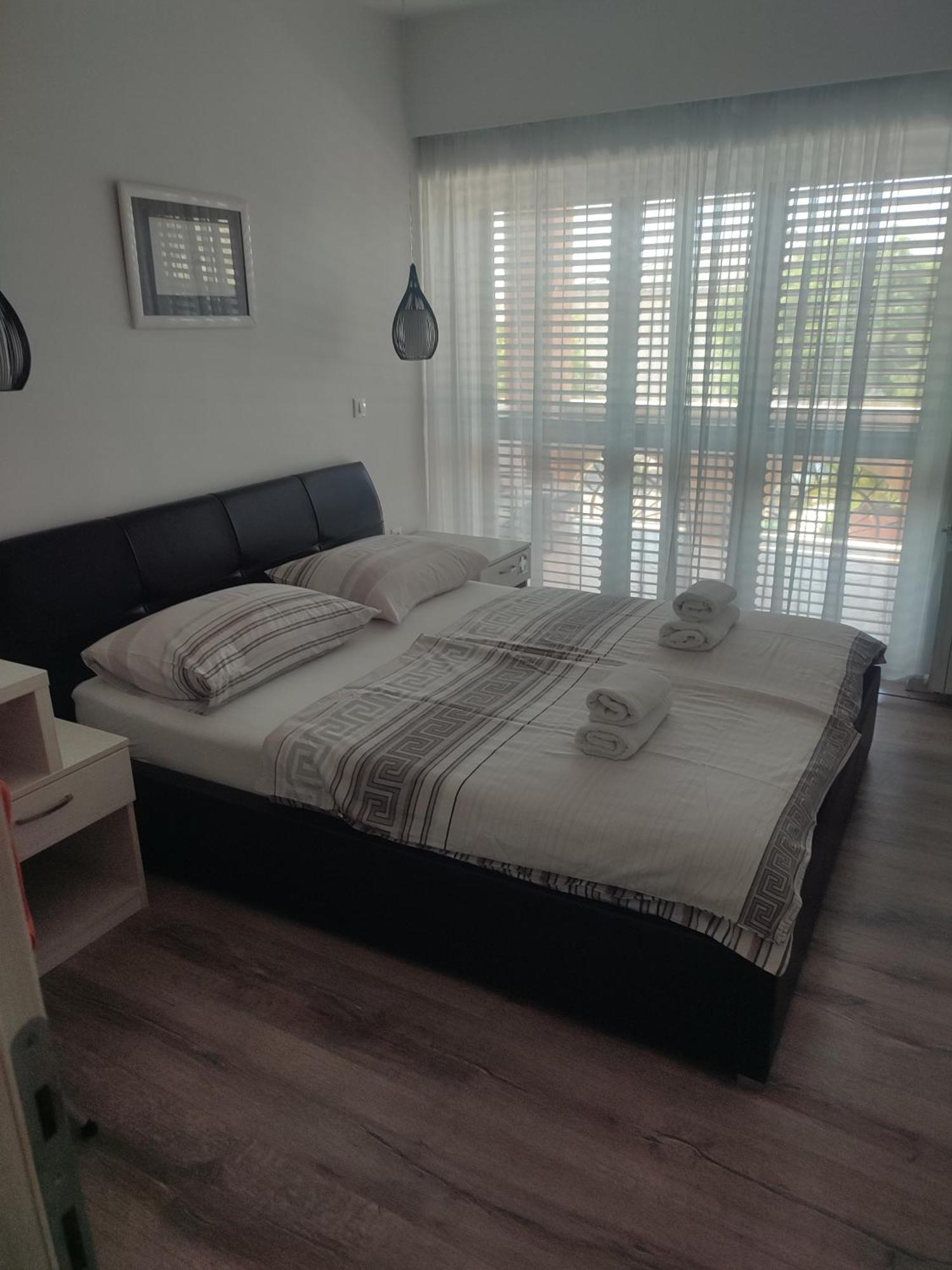 Biuk Apartments Novi Vinodolski Bagian luar foto