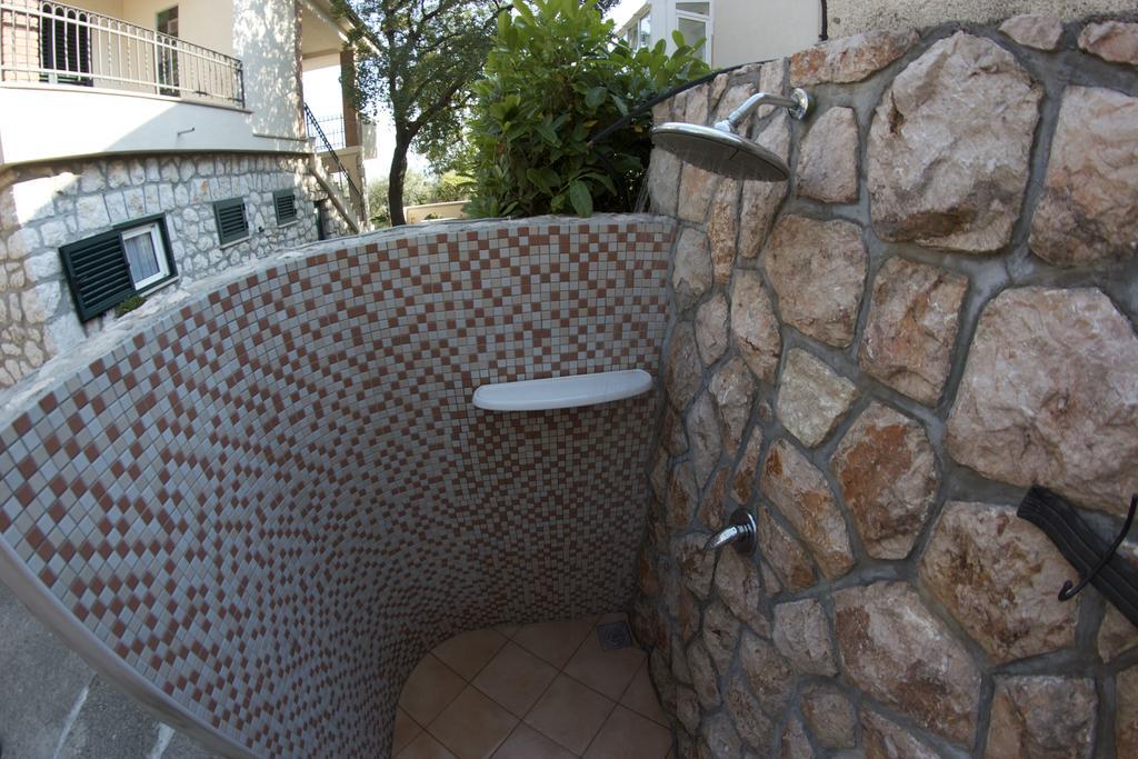 Biuk Apartments Novi Vinodolski Bagian luar foto